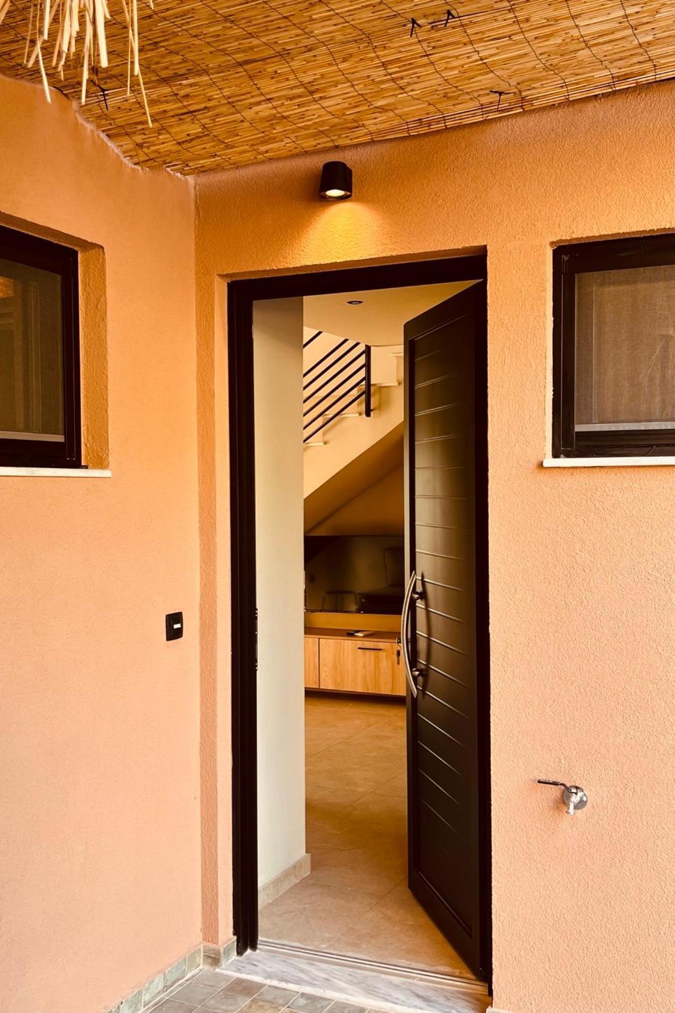 Athilia Aparthotel Никиана Екстериор снимка
