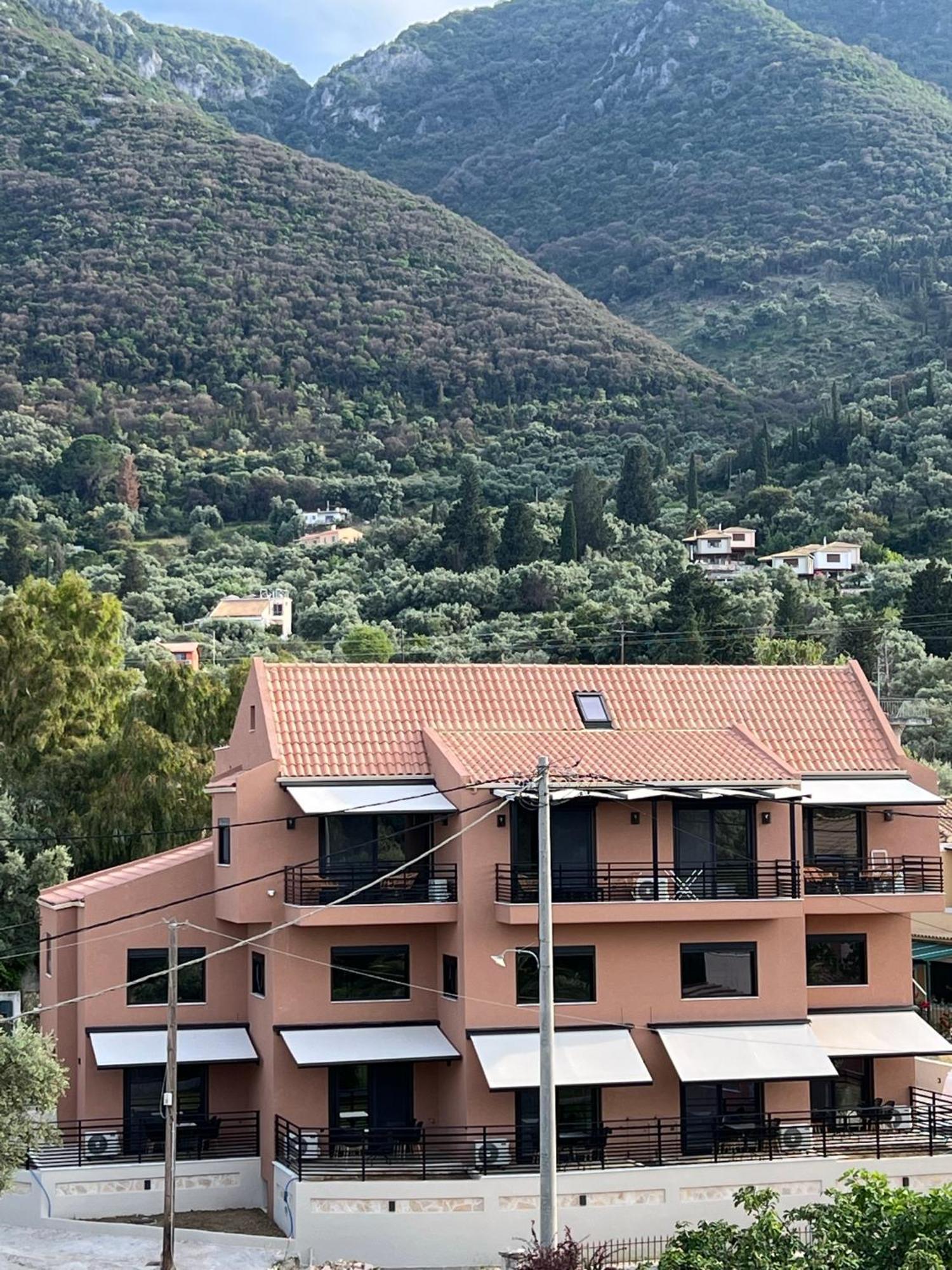 Athilia Aparthotel Никиана Екстериор снимка