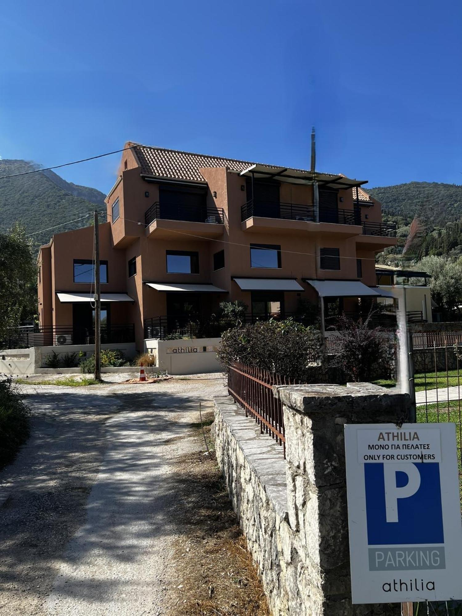 Athilia Aparthotel Никиана Екстериор снимка